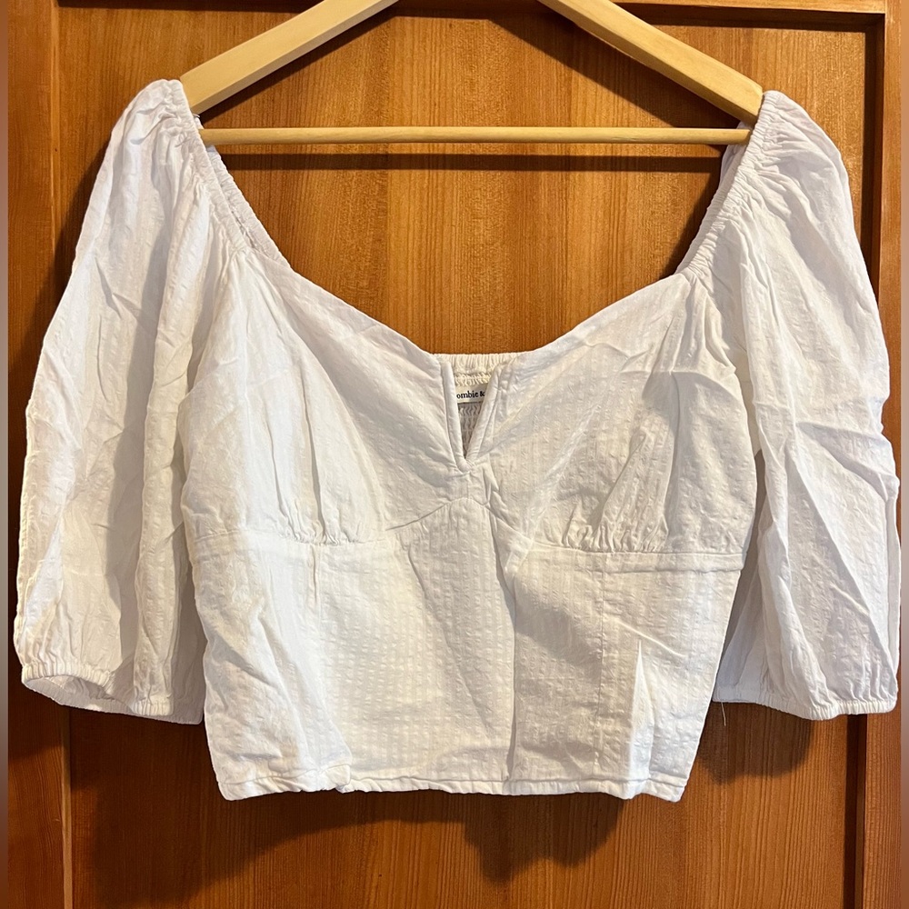 Abercrombie & Fitch Crop White Blouse with Sleeves